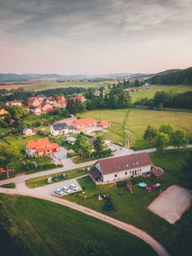 Penzion Na Podlesi Ve Zlate Korune Zlatá Koruna Eksteriør billede